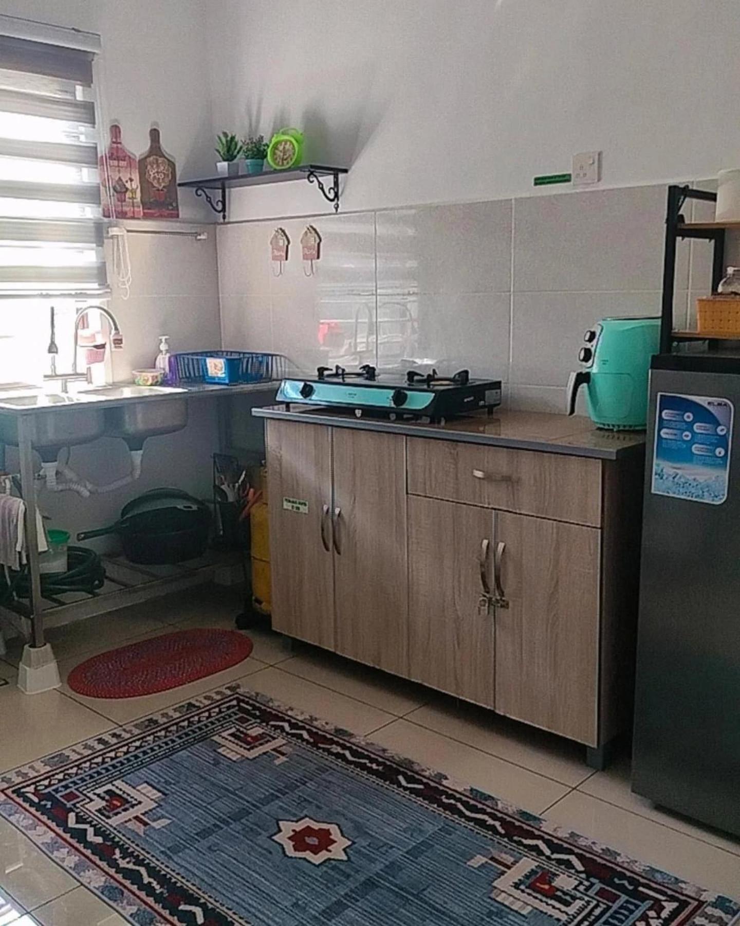 Aiman'S Rose Homestay Teluk Panglima Garang Exterior photo